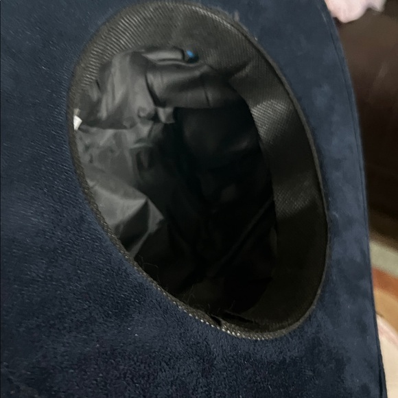 Suede hat. - Picture 6 of 7